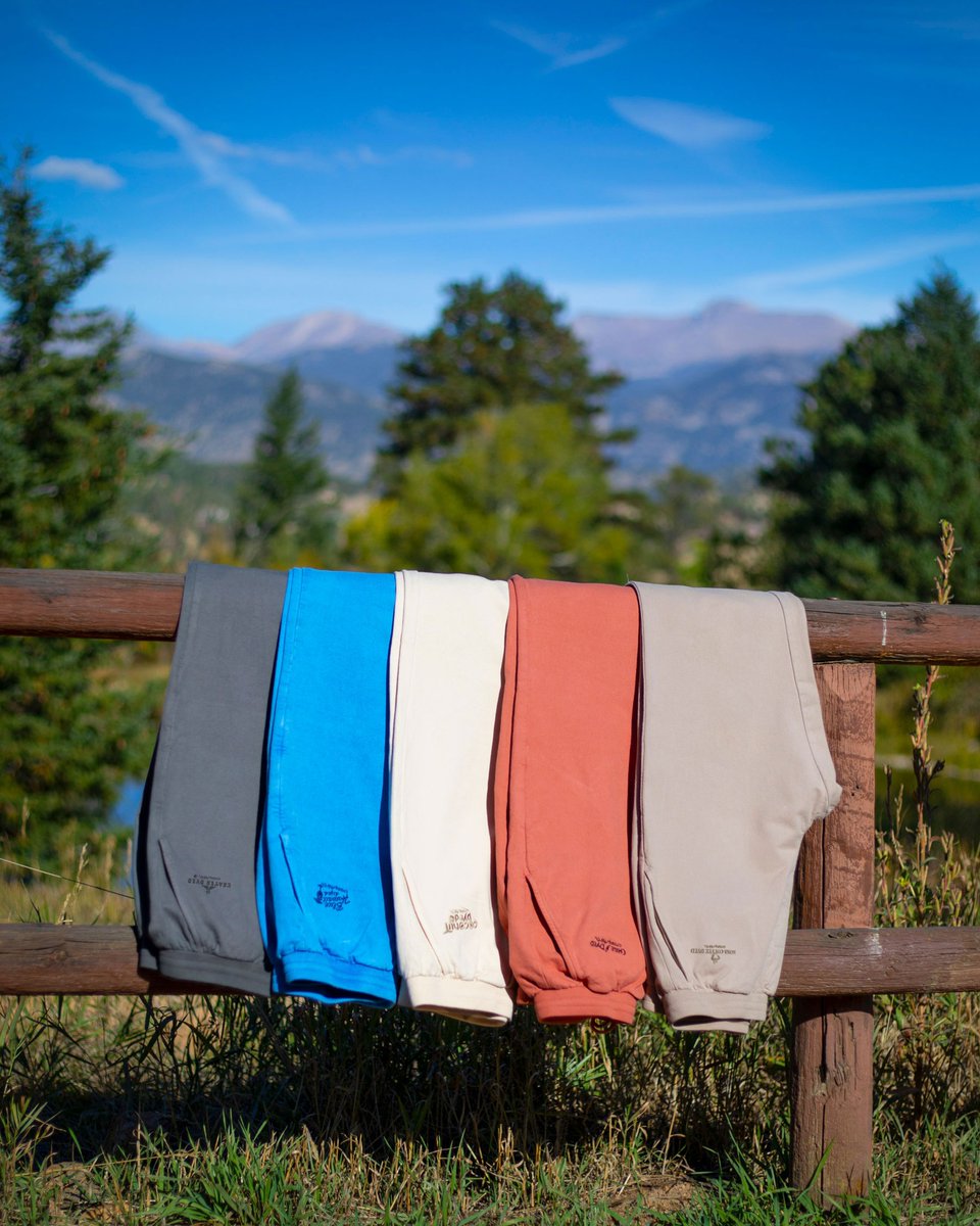 Now’s the time to grab your favorite layers. 🔥
Score 20% off long sleeves, hoodies, pullovers &amp; pants—while it lasts.

#crazyshirts #layerlove #everydaywear #hoodieseason #shopthelook