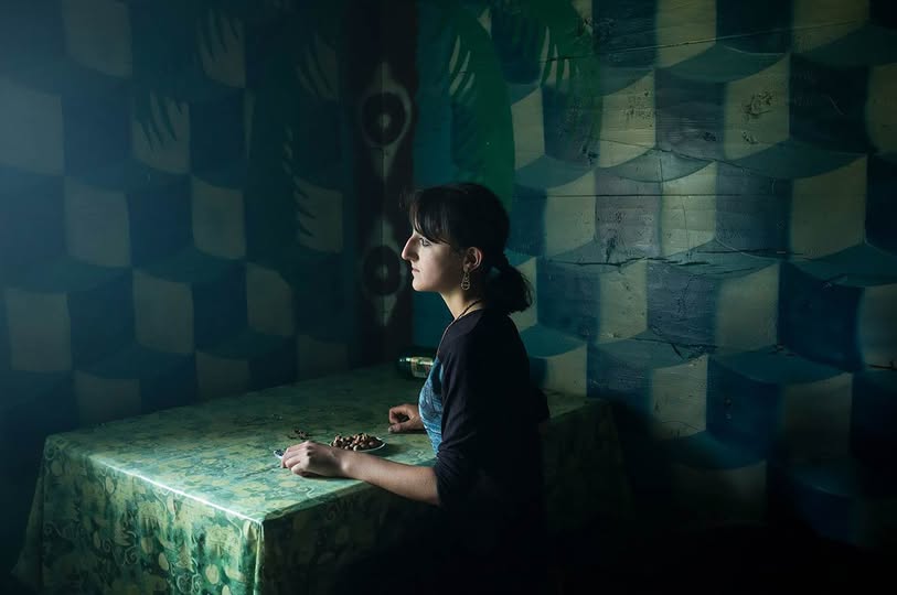 "Madurar es perder algunas ilusiones para empezar a tener otras".
Virginia Woolf
📷Natela Grigalashvili