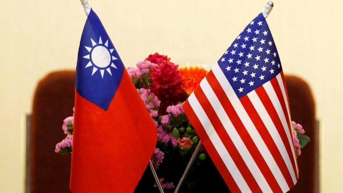 🇺🇸🇹🇼 | Estados Unidos y Taiwán llegaron a un acuerdo comercial.

Según el acuerdo, las empresas taiwanesas realizarán al menos 250.000 millones de dólares en nuevas inversiones en sectores de tecnología avanzada en Estados Unidos, y los aranceles estadounidenses sobre los