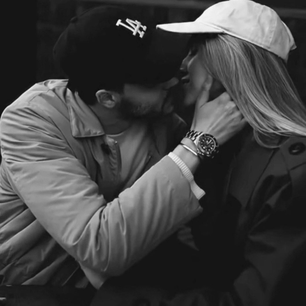 El amor se alimenta 
De detalles,
No de promesas ..🤍..

Noches 💫