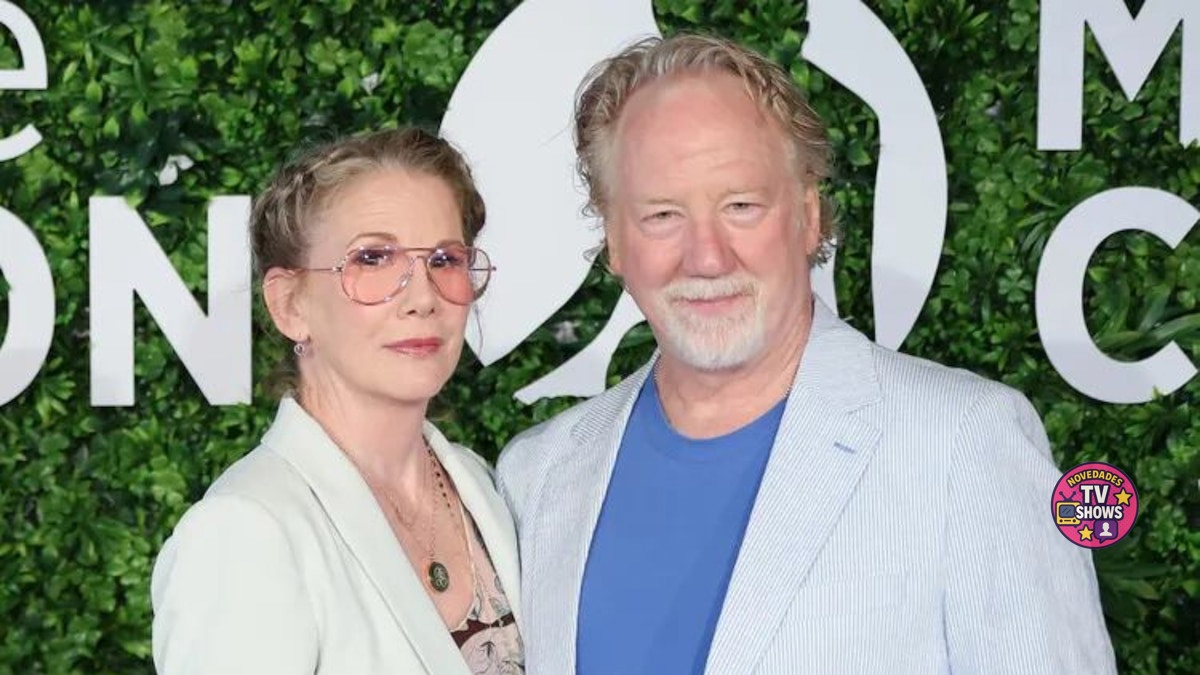 ApiTvShow's tweet image. ¡Revuelo con Melissa Gilbert (Laura Ingalls)! 😱 Su esposo enfrenta graves acusaciones y hubo un allanamiento en su casa, mientras ella relanza su marca Modern Prairie. ¿Crees que mantener el silencio es la mejor estrategia? 🤔 #MelissaGilbert #ModernPrairie