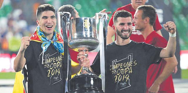 CanizaresFan19's tweet image. Lo siento pero conmigo no vais a contar para acribillar a José Luís. Desde Pedreguer a Paterna, debutó con 17, 100 partidos con 22. Perdió Mundial 22 y Euro 24. Meriton destrozó todo, él fue el único que se quedó. Cuando pase todo os daréis cuenta. Sempre en el barc de l'expreso.