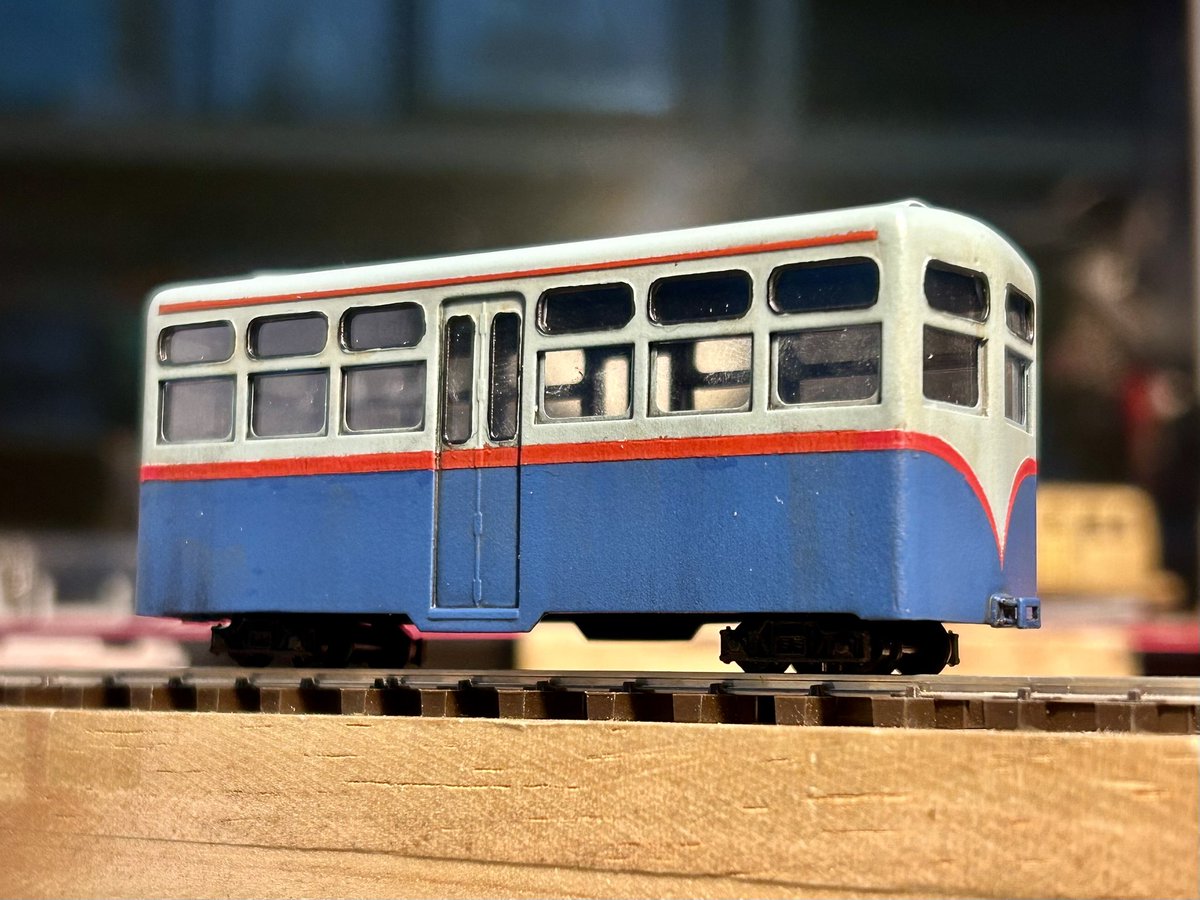 SugiTennensui's tweet photo. モデルワーゲン製、浜中の釧路製牽引客車の工作、腰回りの帯デカール以外の塗装をファレホを使って塗り分けしてみましたが、なかなか良い結果でした！
艶消し車両の塗装はファレホ使っていこうと思いました！
そして、タミヤの墨入れ、艶消しトップコート等使いウェザリングをして完成！ https://t.co/yn0duWQrGe
