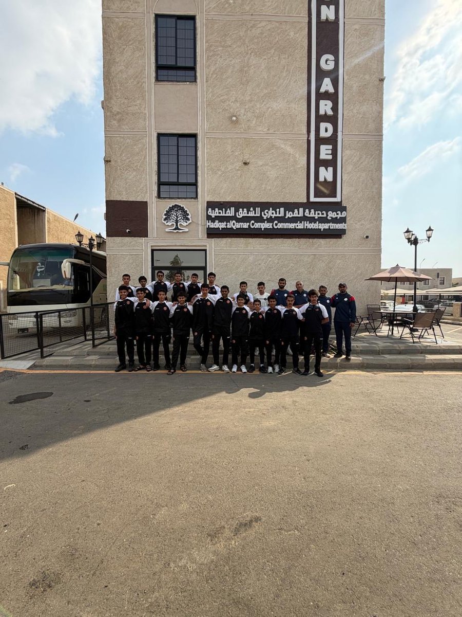MoonGarden_HnR's tweet photo. سعدنا في منتجع حديقة القمر باستضافة بعثة نادي ضمك القادمة من منطقة عسير، تأهبًا لمواجهة نادي بيش الرياضي. 🤝⚽️

نعتز باختيار إدارة ولاعبي والجهاز الفني لـ "فارس الجنوب" لمنتجعنا، حيث يجتمع رقيّ السكن بمتعة الاستجمام والنشاط الرياضي. ✨

#ضمك #منتجع_مون_قاردن #صبيا #جازان https://t.co/zSPde8pdZL
