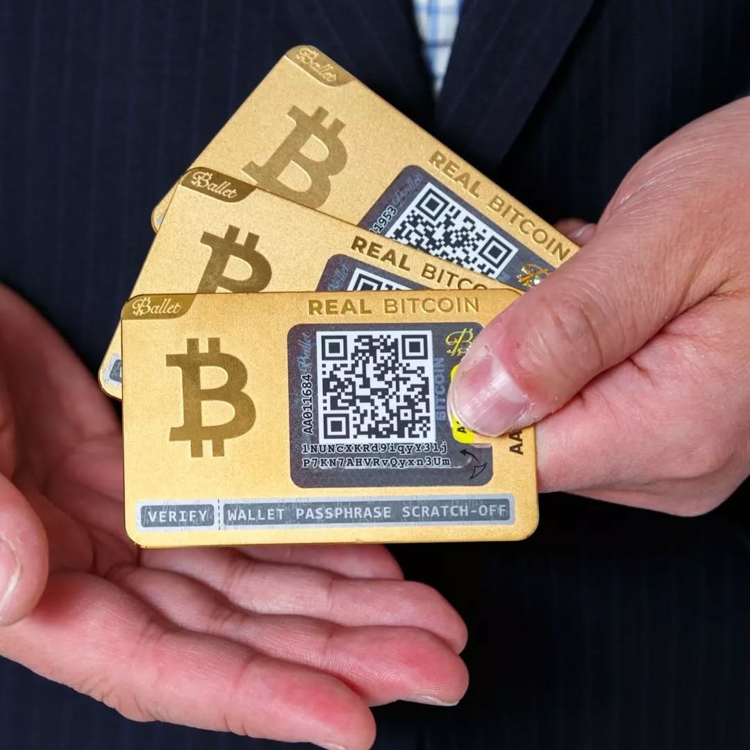 Hold the winning hand. Your Bitcoin is only safe in a cold wallet. 🌐 Buy  now https://t.co/KBxERLcr8s 📱 Download the Ballet Crypto app