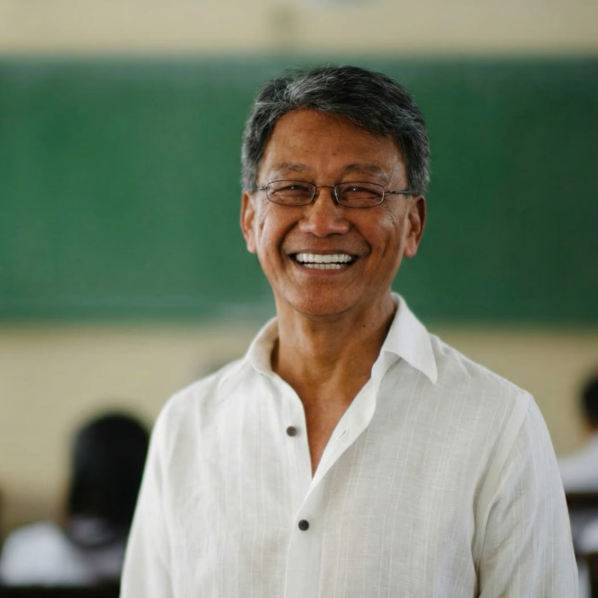 Diosdado Banatao mouri a  79 an, se te youn nan gwo non ki dèyè revolisyon òdinatè pèsonèl ak telefòn mobil yo. Pitit yon kiltivatè diri nan peyi “Philippines”, li te imigre Ozetazini kote li te vin enjenyè nan Boeing, epi li te ede devlope sikwi elektwonik ki fè òdinatè ak