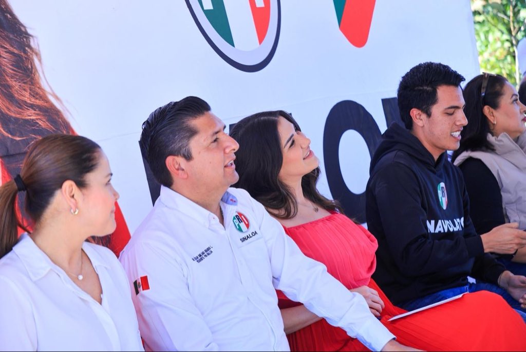 Hoy en #Navolato escuchamos a los pescadores y sus familias, quienes exigen la recuperación de los programas de apoyo que les fueron arrebatados.

La eliminación de 21 programas por parte de #Morena dejó a los pescadores de #Navolato y de todo #Sinaloa sin los insumos básicos
