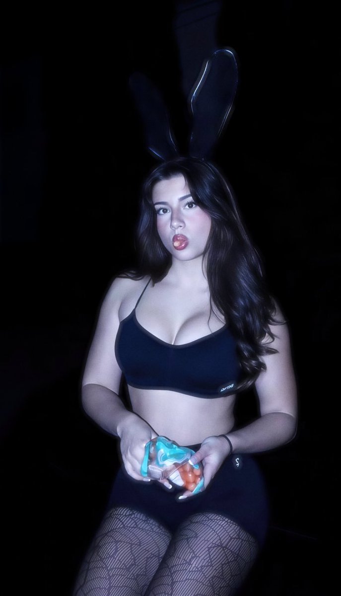 celeblo7's tweet image. Ik you're all losing your mind cause i havent given you that daily brainfucking yet you so love, but here it is, so get that fist in your hand and get to work loser 💞