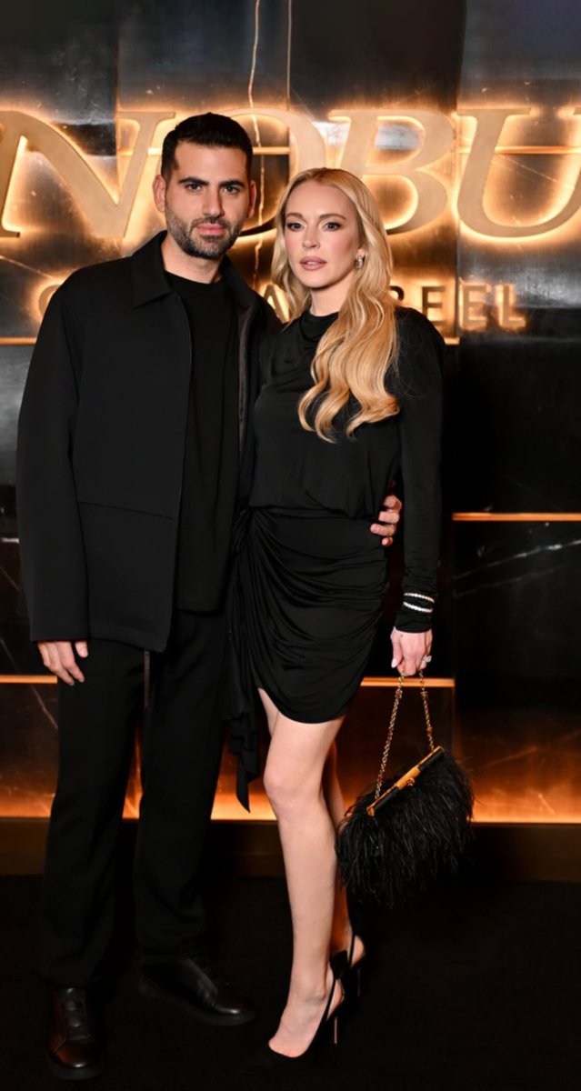 lavitalohan's tweet image. 