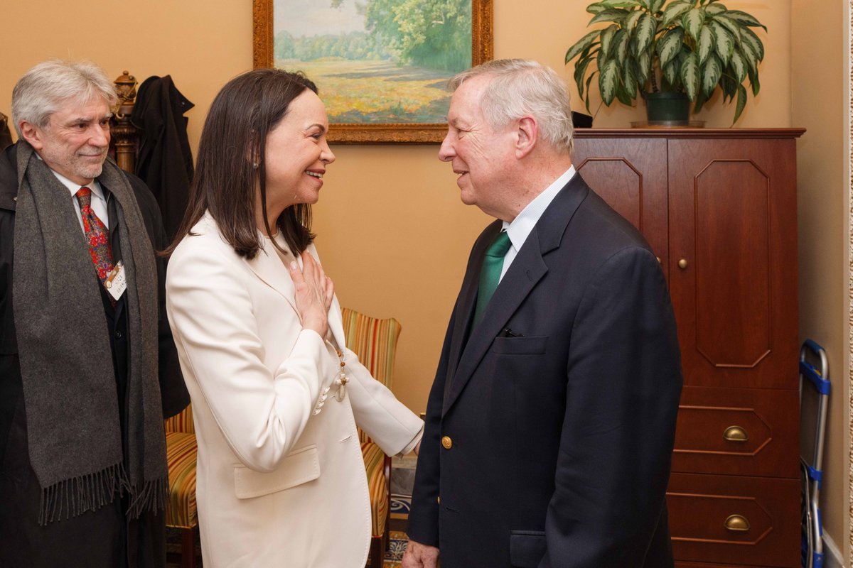 SenatorDurbin's tweet image. A bipartisan group of colleagues and I met with Nobel Peace Prize winner, @MariaCorinaYA, to ask her about how she sees her homeland now that Maduro has been removed. Machado is as determined as ever to see a better future for the Venezuelan people. She has my continued great…