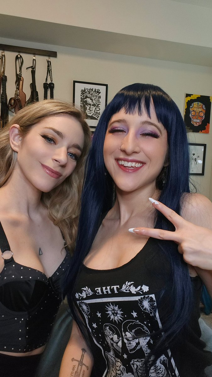 Getting up to no good with <a href="/MissDylanBloom/">Dylan Bloom</a> 💙👀