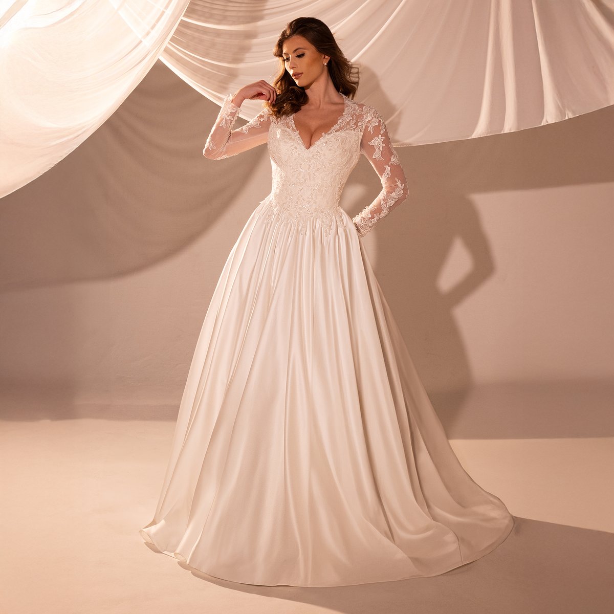 AngelicasDesign's tweet photo. 🌷Style: RB4215 ✨ Wedding Gowns🌷
✨Couture D Amour✨Angelica's Design Store ✨

#weddingdress #weddinggown #AngelicasDesign #DesMoines #Iowa #bridalgown #iowabride #instabride #weddingstyle #bridalinspiration #dreamwedding #bridetobe #sayyestothedress #isaidyes #iowaweddings https://t.co/pejCnucCH5