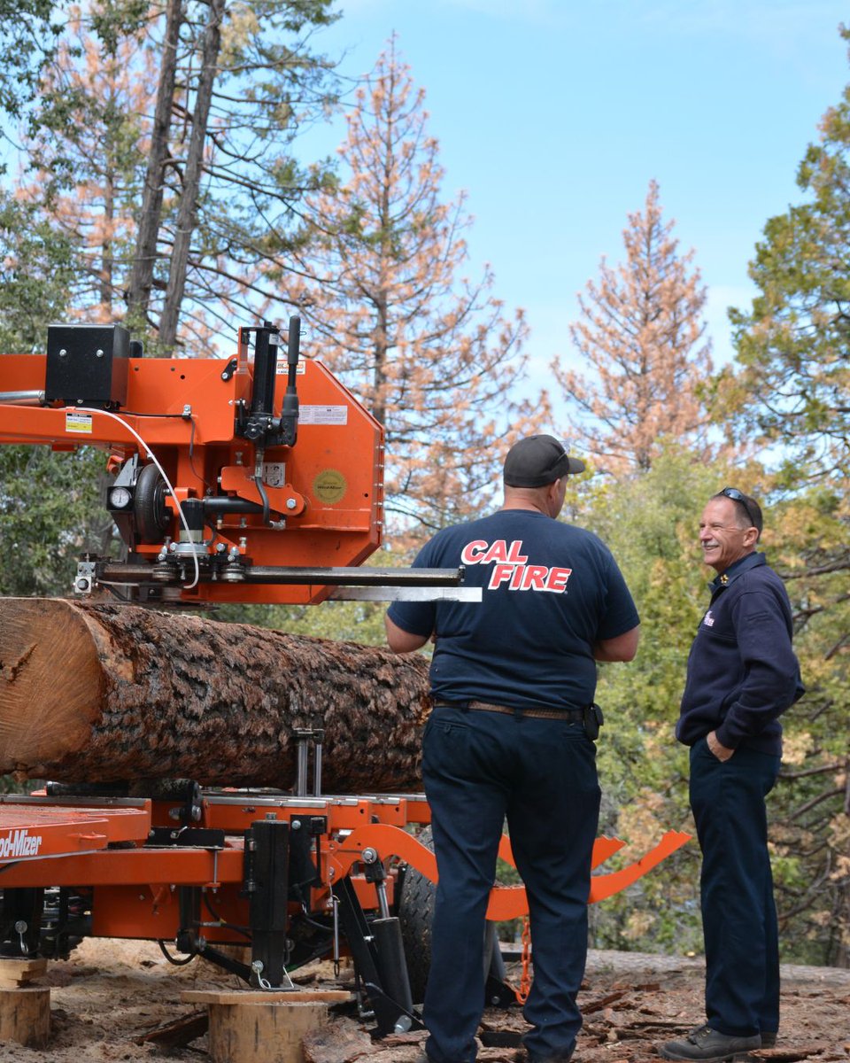CAL_FIRE's tweet image. #ThrowbackThursday

As the internet looks back on 2016, we’re doing the same.

These photos capture CAL FIRE ten years ago, and while some things have changed, our mission hasn’t. 

#2016 #Reminiscing #CALFIRE #PhotoDump
