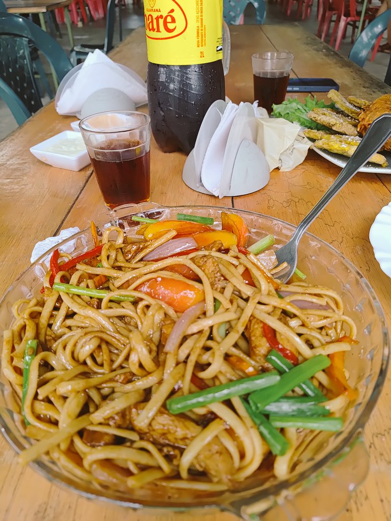 CharlyHans's tweet photo. Un tallarin saltado #ComidasRapidas #PeruanosCreciendo https://t.co/RjtKCEcg11