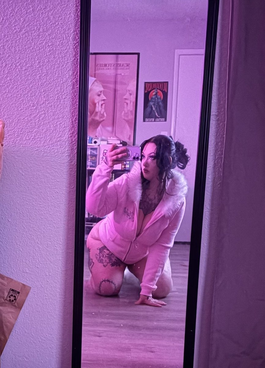 abedeermarcy's tweet photo. I kinda got this shit on tho 

#nsfw #nsfwtwt #plussize https://t.co/MihrIlKt40