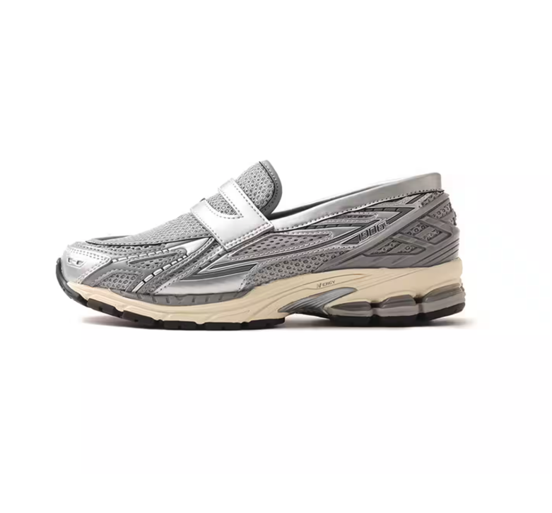 SnkrFreakCom's tweet photo. atmos
「New Balance U1906LAI / LAE」
買えそうですね https://t.co/aq37ZD9n4r
