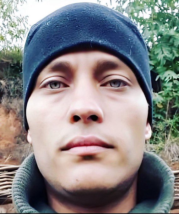 eduardomenoni's tweet photo. Hoy venezolanos, no nos olvidemos de Oscar Pérez y de Canserbero, ambos asesinados por el régimen tiránico de Nicolás Maduro en Venezuela 🇻🇪 por alzar su voz en contra del chavismo y la narcotiranía. ¡Dale ME GUSTA si apoyas el legado de libertad de estos dos grandes venezolanos! https://t.co/SvSnN4v92Y