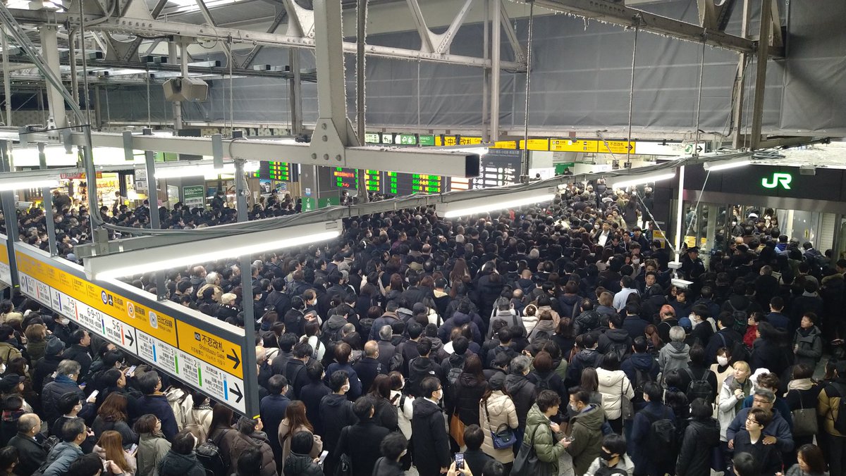 et090214mk's tweet image. 現在の上野駅カオス
#京浜東北線 #山手線