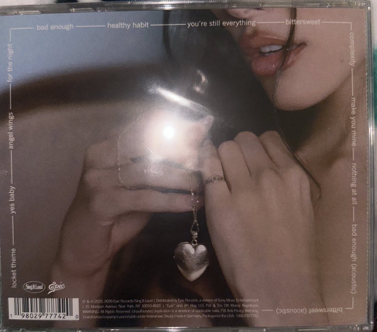 oh my god this back cover