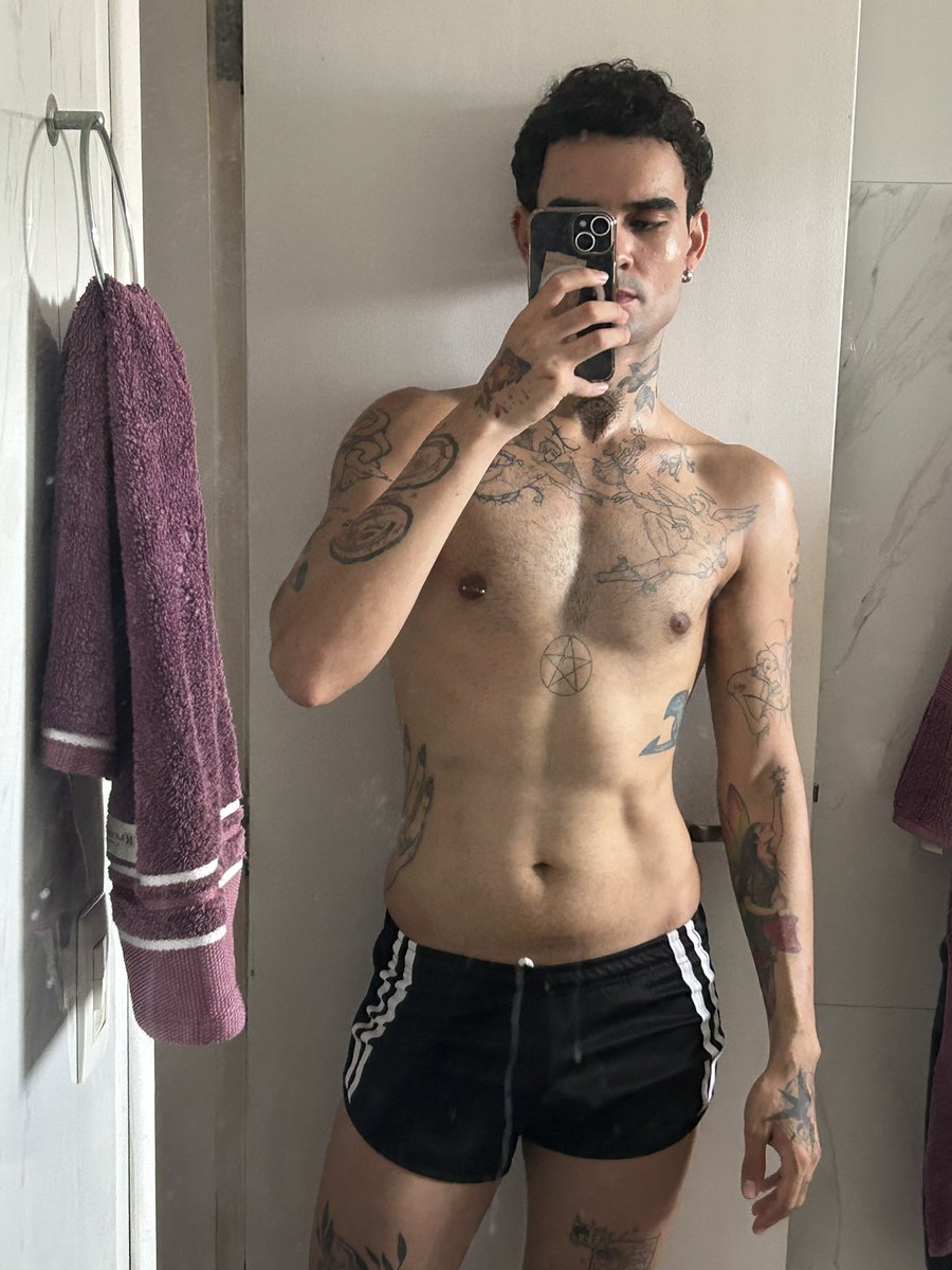 artlogando's tweet image. 