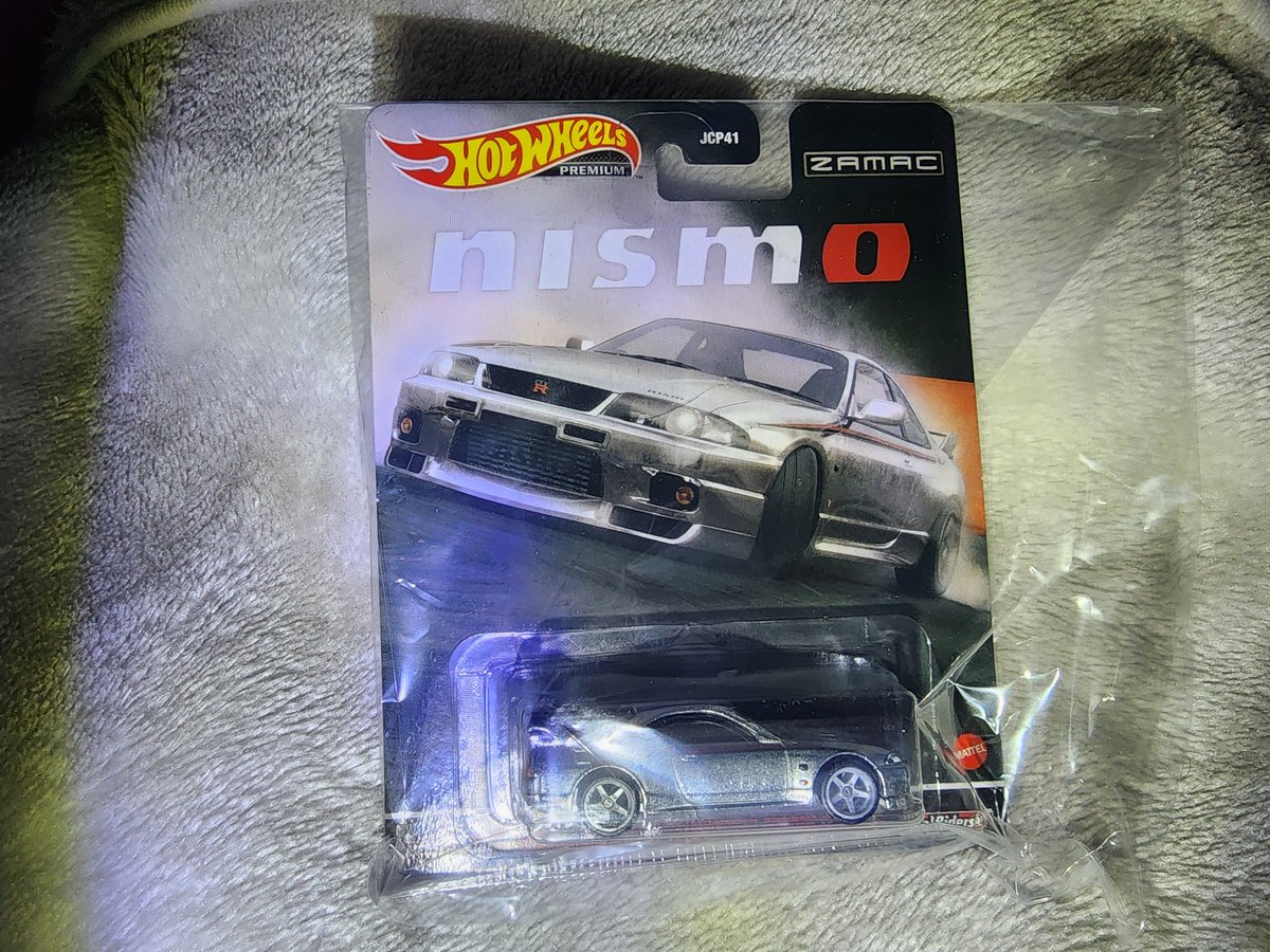 話題のホットウィールを頂きました。
''日産純正部品''のようです。