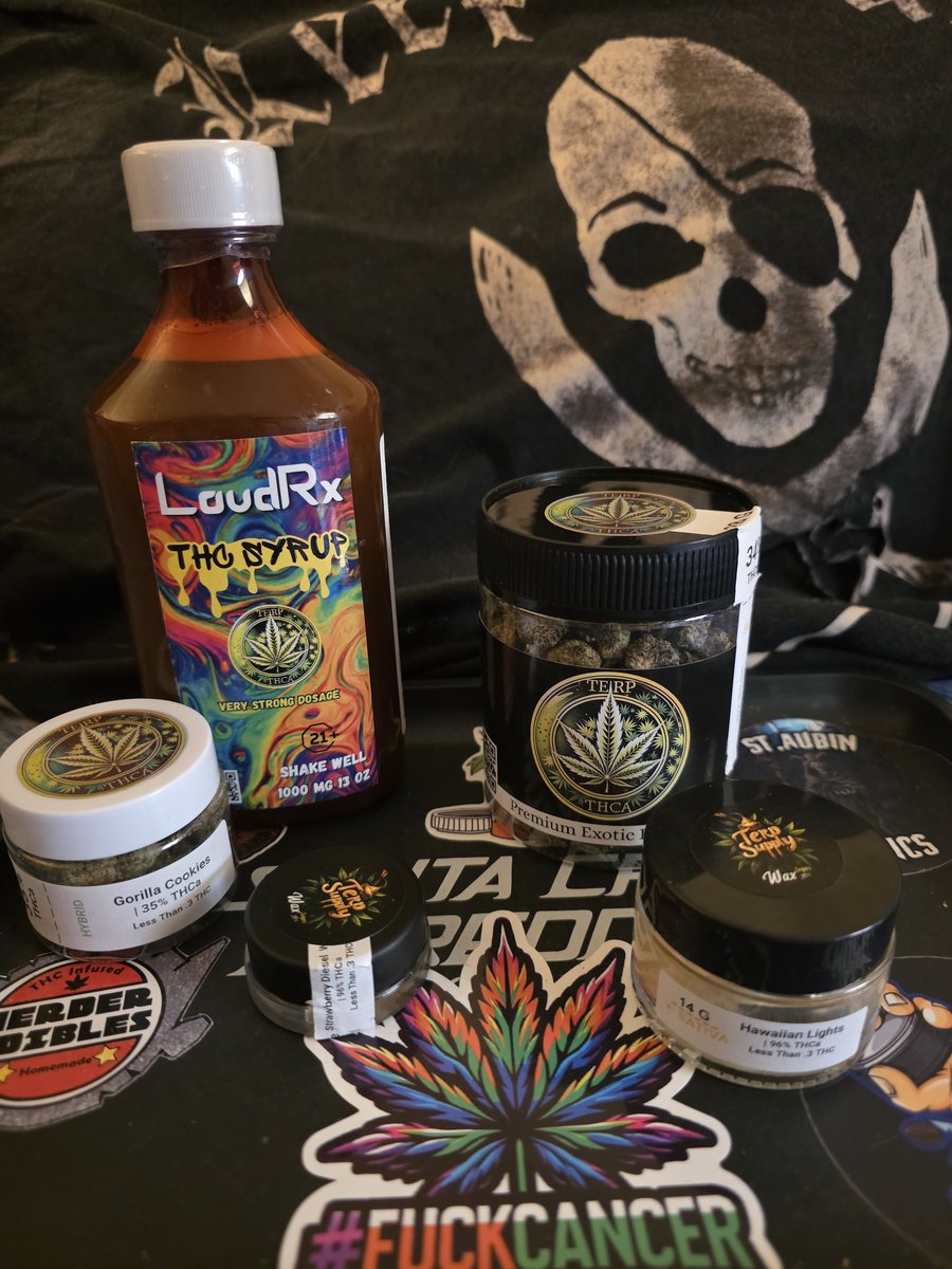 TimmyToad182's tweet photo. Most exciting pack ive had in a min 🤩  and thank yall so much the freebies are the 2 things I was thinking of ordering next 🤣 thats insane it worked out that way. GG and GSC are 2 of my favorites so gorilla cookies 🍪  is likely my next top strain 🥰  &amp; strawberry diesel🤯🥳 https://t.co/RQUTtflOSt
