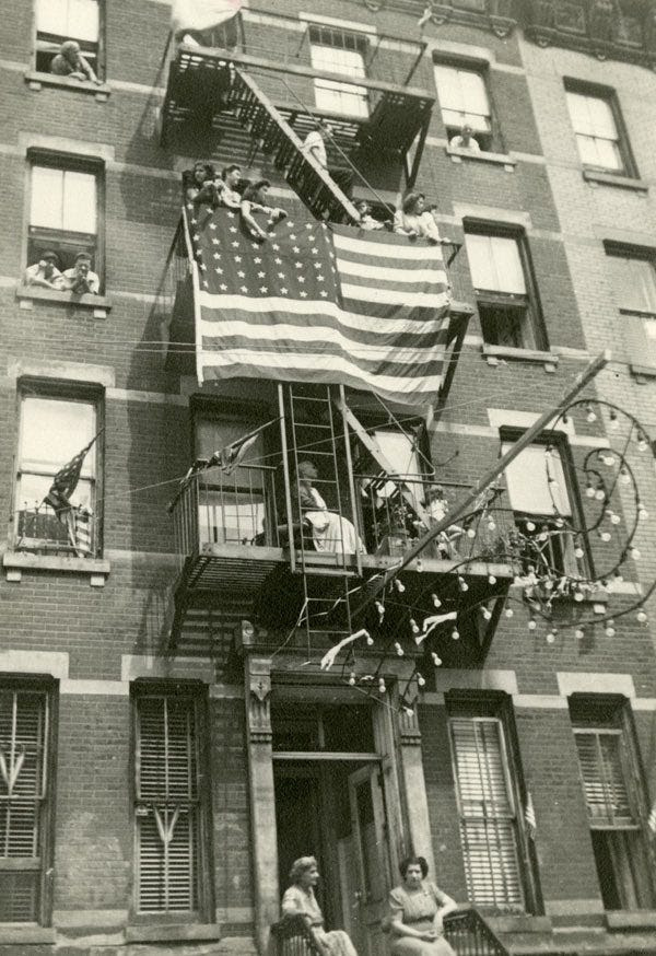 RealJarTaylor's tweet image. The first generation of Italians vs the first generation of Somalis.