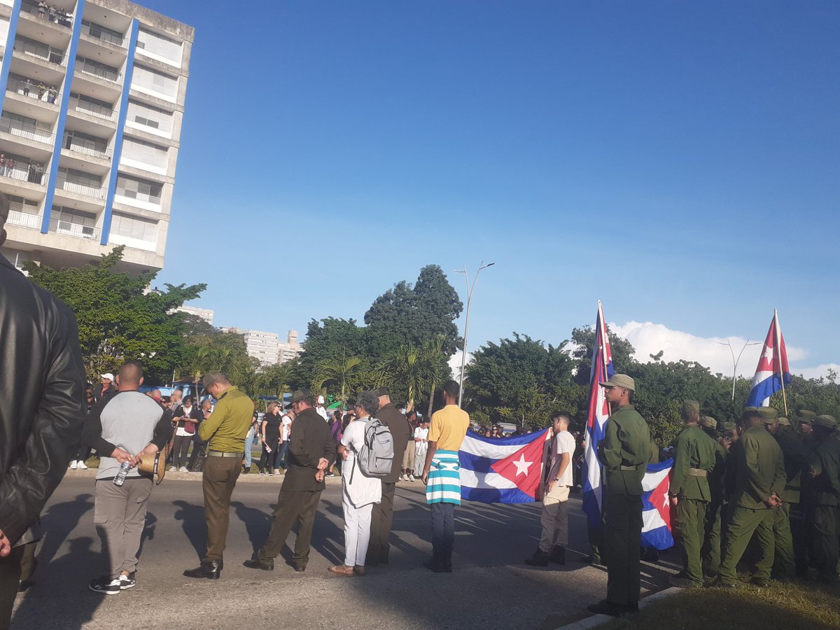 Zulem61283729's tweet photo. Presentes en el homenaje a nuestros combatientes #HonorYGloria #CubaHonra #CANEC https://t.co/xc0Js2dTla