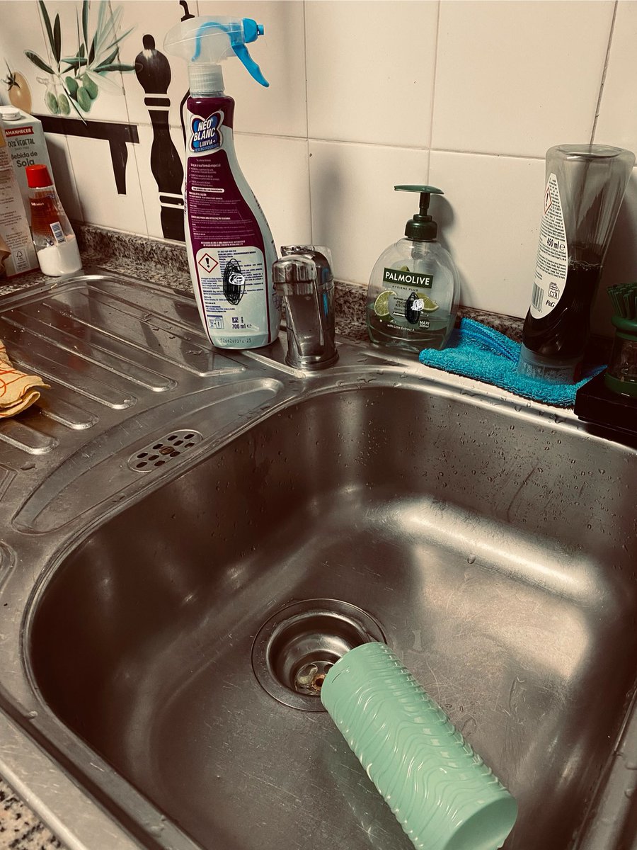 That cup is actually full of piss. #facesinthings