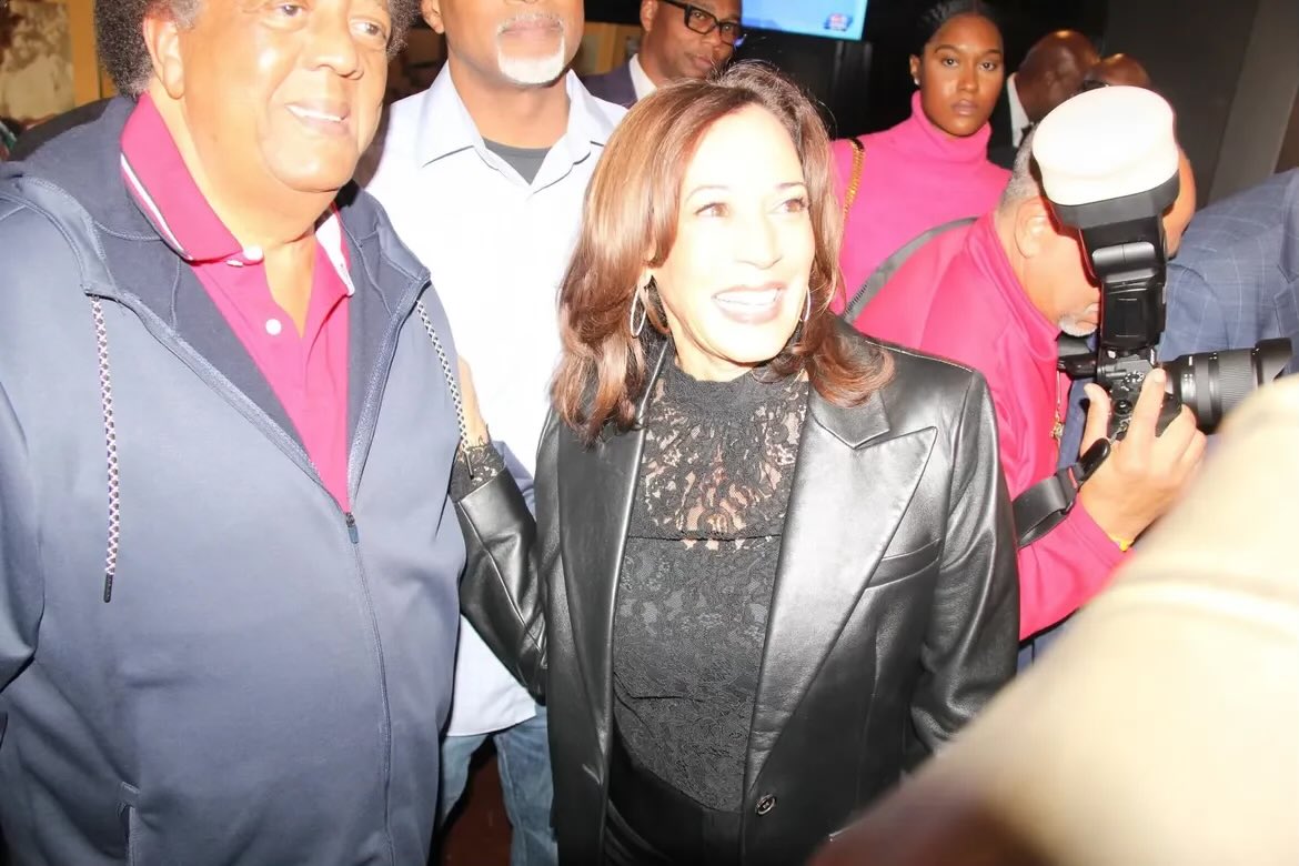 A few more photos of <a href="/KamalaHarris/">Kamala Harris</a> at the Zulu Social Aid and Pleasure Club in New Orleans earlier this week 🖤👇🏻