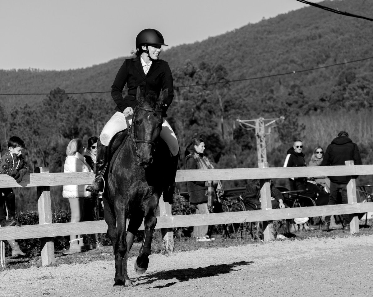 ainoxxs's tweet photo. my carrd <3 https://t.co/DMztHBp5rN

and some photos of me &amp; my beautiful horse Coffee ♡ https://t.co/fw0MrqbKam