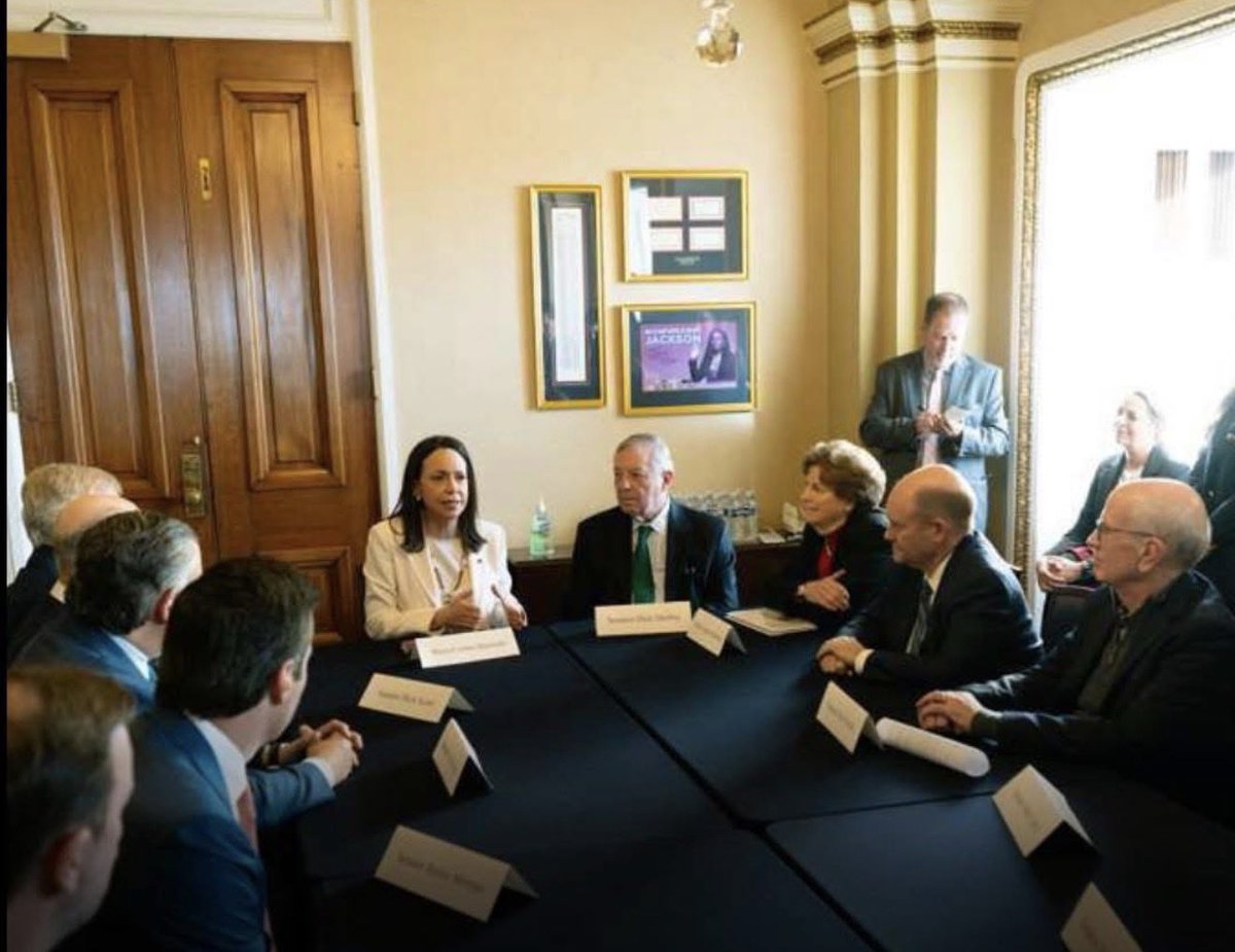 🇺🇸🇻🇪🚨María Corina Machado sobre Delcy Rodríguez

“Quiero advertir que, si algo ha sabido hacer eficientemente este régimen en el pasado, es ganar tiempo y aprovechar esfuerzos hechos de buena fe.

Delcy Rodríguez es parte del régimen. Es imposible que un país donde el 86 % de la