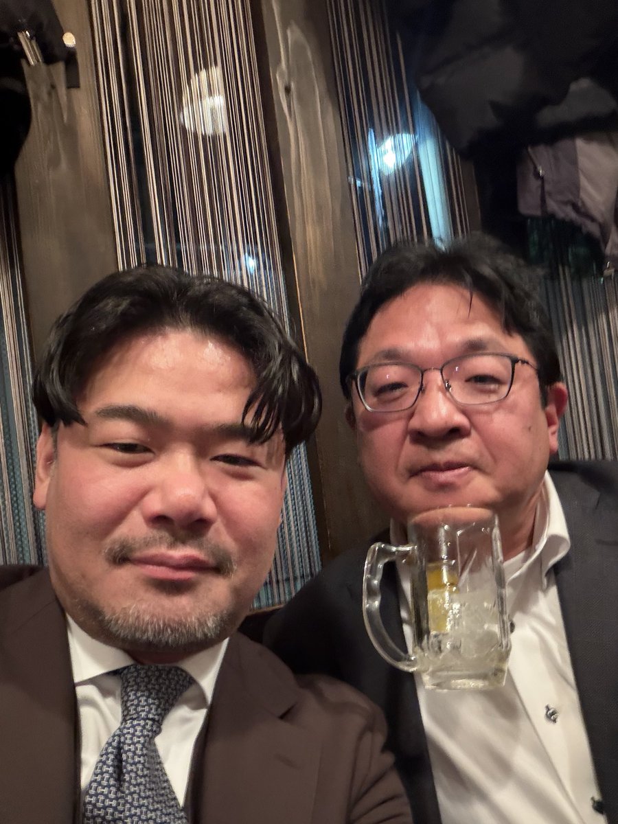 昨日は九州大学で非常勤講師として、学生講義90分、医局員向けに120分講義させて頂きました。

医局員の先生方の質問のレベルの高さにびっくりでした！

懇親会も2次会も楽しく、鮎川教授・神野先生をはじめ医局員の皆様、ありがとうございました！

また来年が楽しみです☺️