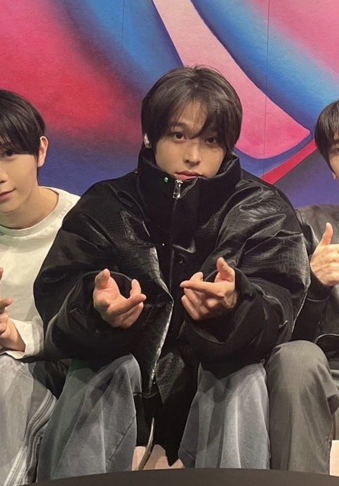 2youriku's tweet photo. 머리 뽁뽁뽂 🫳🏻🫳🏻 https://t.co/ZzotPYbVV3
