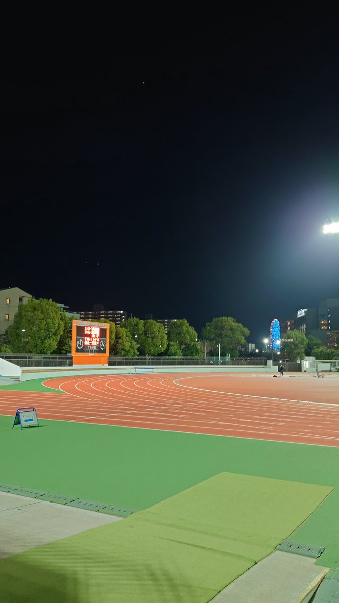 mei6413's tweet image. 1/15リハビリラン
400mインターバル5本
スピードを出しても違和感なく走れた。反発力などはまだまだ制限は必要だけど練習に対して耐久力はかなりついてきた。
#アキレス腱断裂　#HyperionMAX2 #マラソン　#リハビリ　#江戸陸　#東京マラソン