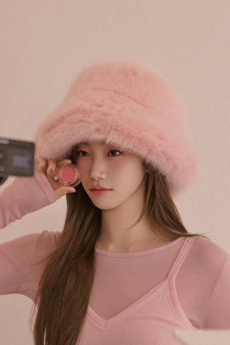 vidivici_kr's tweet image. #카즈하 #시베리안카나지 #BTS #BehindTheScenes 

다음 주 날씨가 미친 듯이 추워진대서 따뜻해 보이는 시베리안카나지 들고 왔어요🐕🐶

🍓지금 제철인 딸기즈하 Pick!
04 피오니밀크
04 스틸 스트로베리