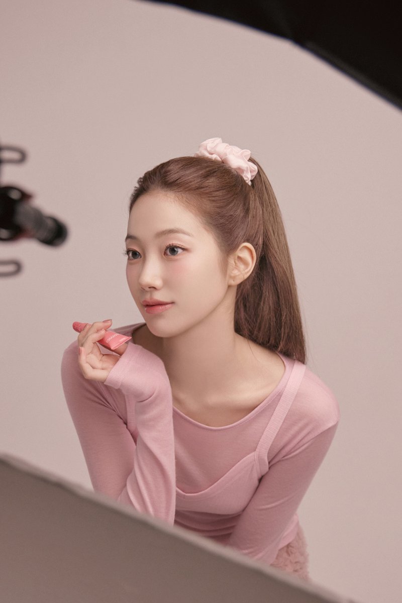 vidivici_kr's tweet image. #카즈하 #시베리안카나지 #BTS #BehindTheScenes 

다음 주 날씨가 미친 듯이 추워진대서 따뜻해 보이는 시베리안카나지 들고 왔어요🐕🐶

🍓지금 제철인 딸기즈하 Pick!
04 피오니밀크
04 스틸 스트로베리