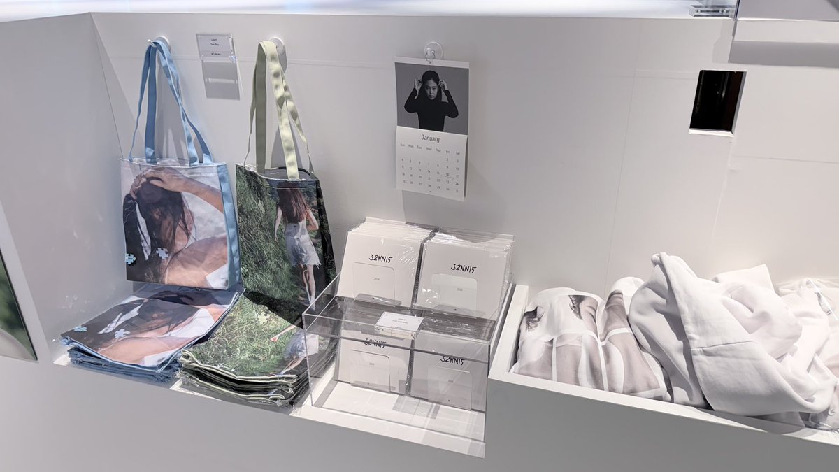 personablink's tweet photo. J2NNI5 EXHIBITION MERCH https://t.co/yV7P7aSyFj