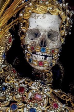 GodsWhisper777's tweet image. Thinking about the jeweled skeletons of Catholic martyrs.