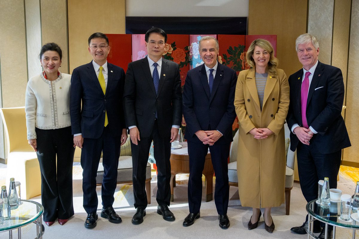 timhodgsonmt's tweet image. In Beijing today, I signed agreements with China on energy and forestry – providing Canadian industry enhanced access to the world’s second-largest economy.
 
Put simply: we’re moving quickly to create new opportunities for Canadian businesses and workers.