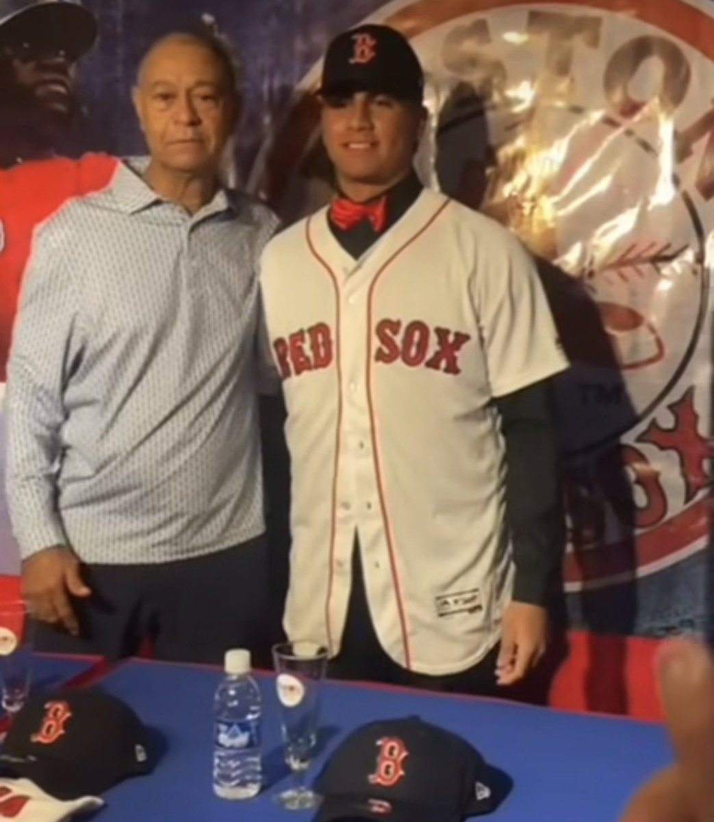 DiegoArcos14's tweet photo. Los Medias Rojas de Boston acaban de firmar al Wilneyker Bruce. INF venezolano que pasó algunos años formándose en Guayaquil de la mano de el coach Omar Murillo y asistencia de Daniel Durán...la migración venezolana ha llevado jugadores a muchos países y Ecuador tiene algunos q en los próximos años serán materia de seria observación y seguimiento