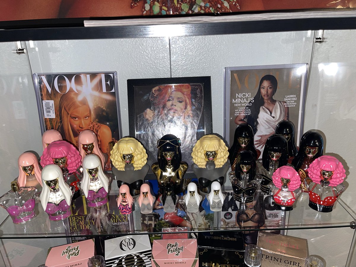 mane5150's tweet image. #TeamMinaj til the 💀 of me! @NICKIMINAJ love you HB!