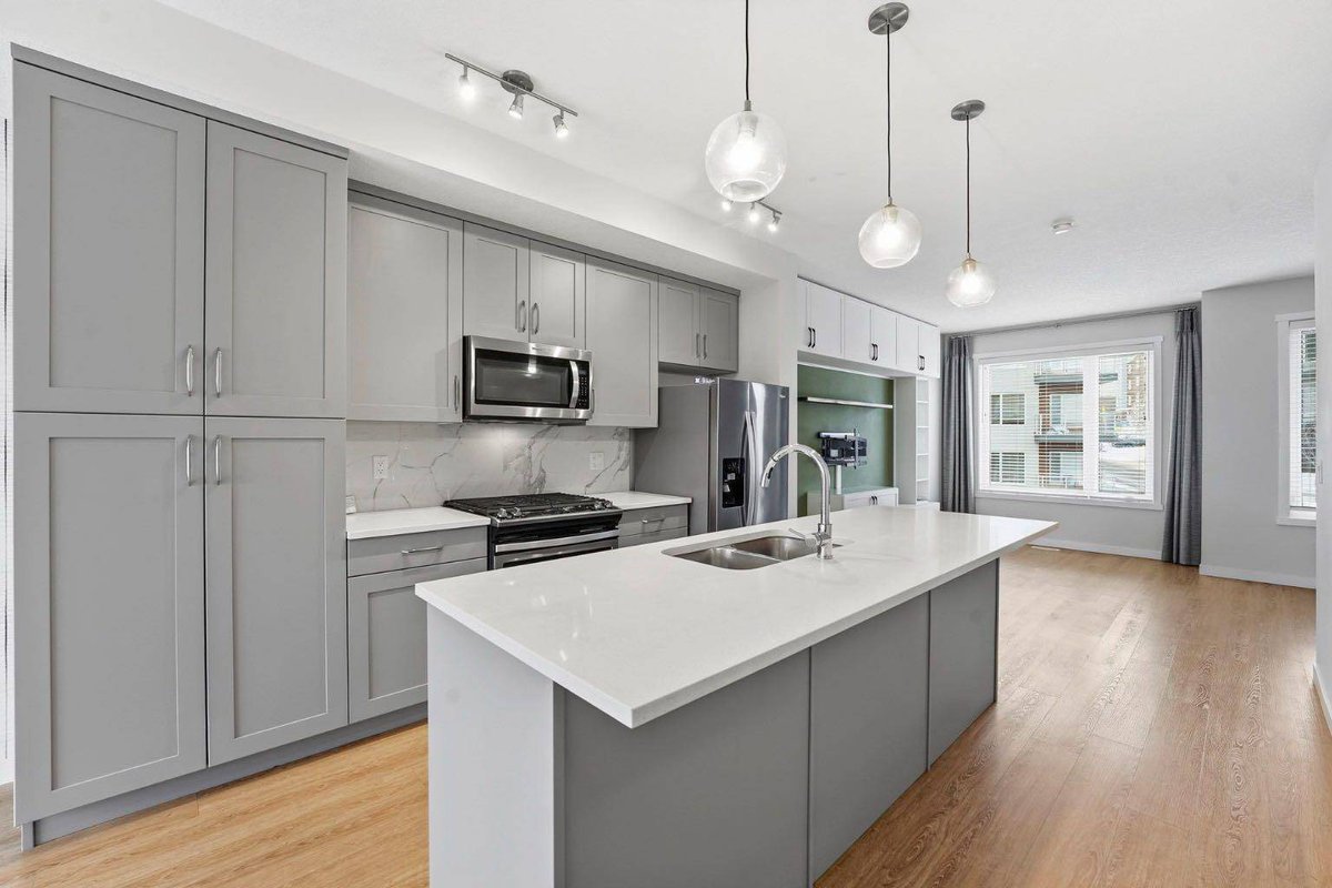 RyanParry's tweet image. 84 Shawnee Common SW, Calgary, AB T2Y 0P9 just hit the market!
Take a look at this awesome space: ryanparry.com/d8rdyt3b