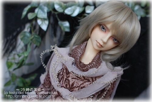 annping's tweet image. ニットトップスとアクセサリー作りに挑戦してみました。

#毎週一作品チャレンジ 10
#うちの子かわいい
#ドールオーナーさんと繋がりたい