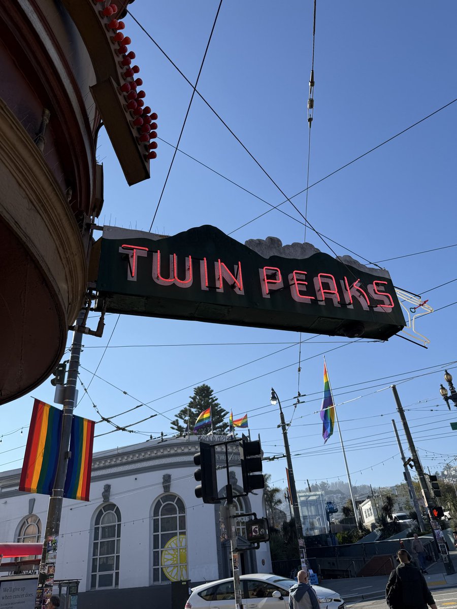 mallilofilms's tweet image. David Lynch passed away a year ago today and I saw this on my walk in SF, RIP 🙏