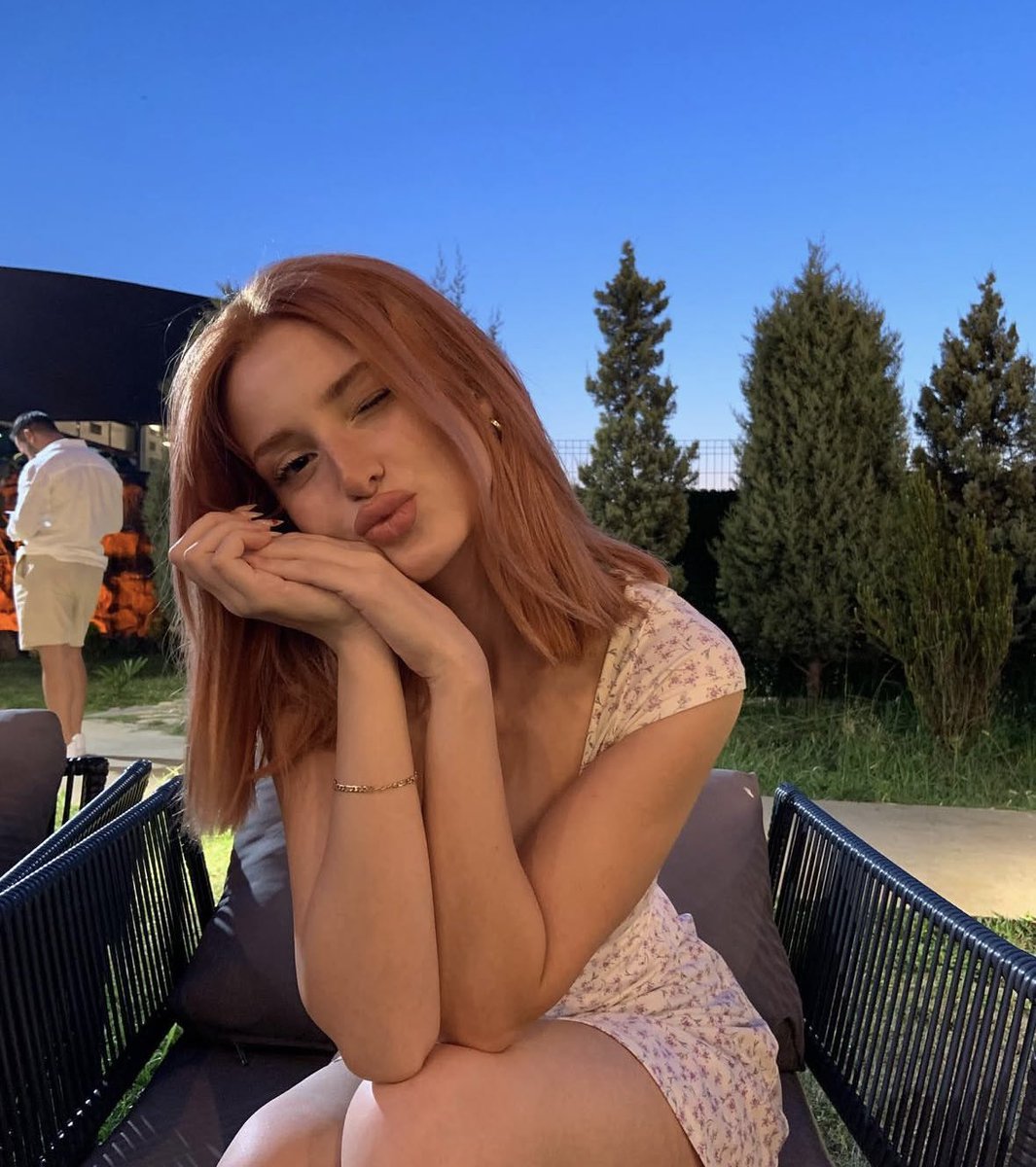 ㅤㅤ
      ⠀⠀ ⋮ te invoqué de tanto pensarte ༘⋆
      ⠀    es tu piel que va a intoxicarme
⠀⠀⠀⠀⠀⠀⠀⠀⠀ ⠀⠀ ⠀⠀