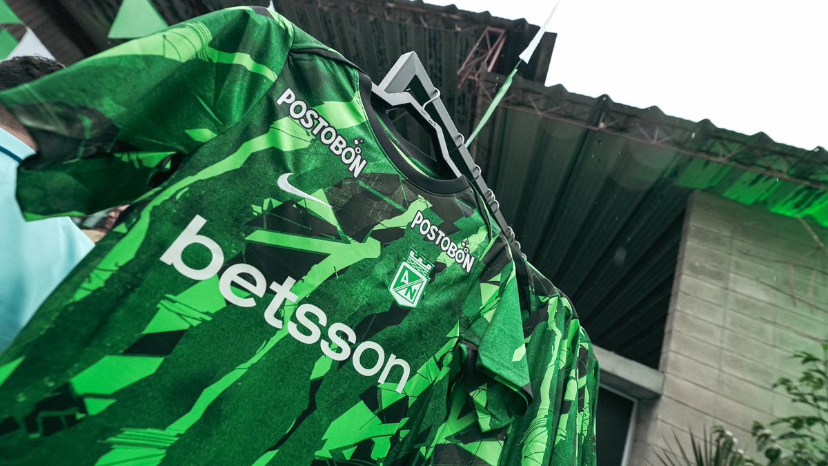 nacionaloficial's tweet image. Les presentamos nuestra camiseta de calentamiento 🤩💚

Ya está disponible en tiendaverde.com.co/collections/nu… 🛒

#VamosTodosJuntos🇳🇬