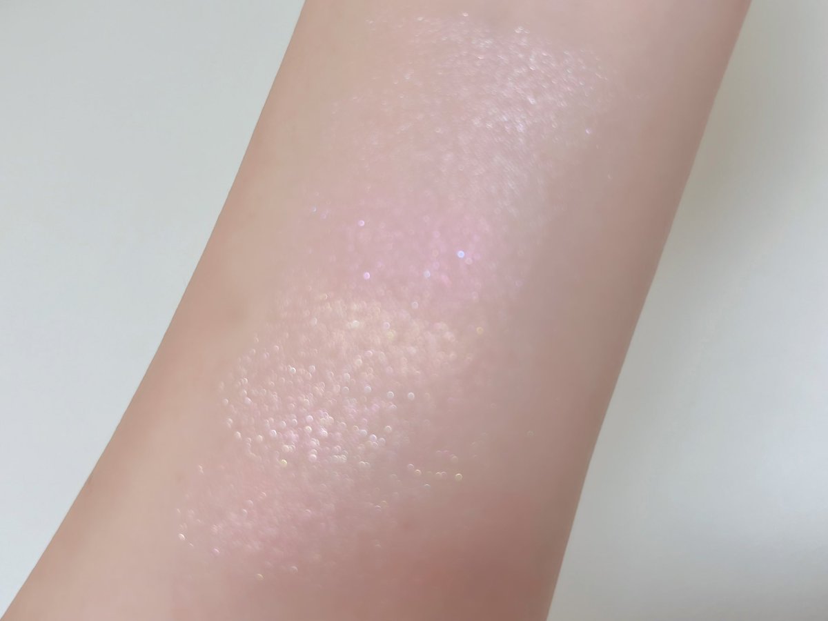 #コスメ購入品 

2aN ベターミーアイパレット
18 ウィスパーランド♣️🤍

シマーで上品なラメ感が好み.ᐟ.ᐟ絶妙なウォームカラー配色が可愛すぎる…🥹🥹✨しっとりとした質感で、アイシャドウだけじゃなくてハイライトにも使えるのがお気に入り☺️💕