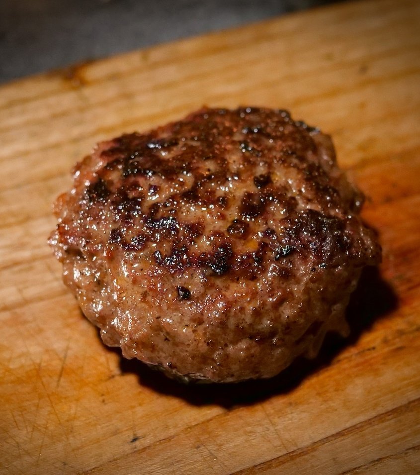 おはようございます！
ショップオープンしました😎

五戸町産国産黒毛和牛「与助の牛」の冷凍ハンバーグをご紹介！
牛肉は100%五戸町産「与助の牛」の肉を使用🐮お手軽に上品な風味を味わえます😋

商品ページはこちら👇
phoenixrise.camp/items/99523861

本日も16時まで営業しております！