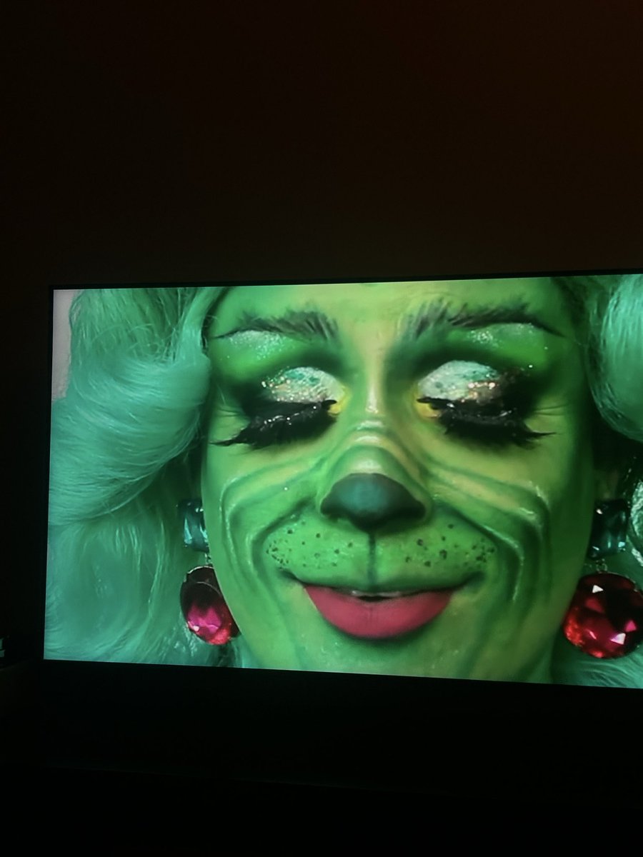 ilesmesmo's tweet image. Volta e meia eu volto nesse vídeo … pq pra mim foi uma das coisas mais absurdas que já passou pela vovó @Lorelay_Fox